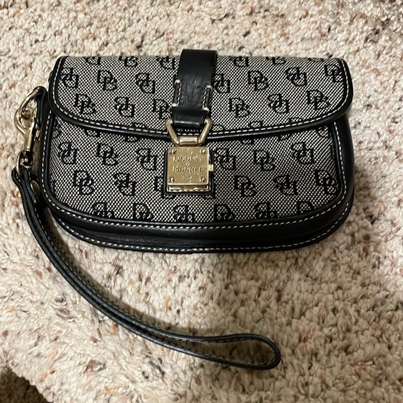 Dooney and Burke mini wallet - Picture 1 of 3
